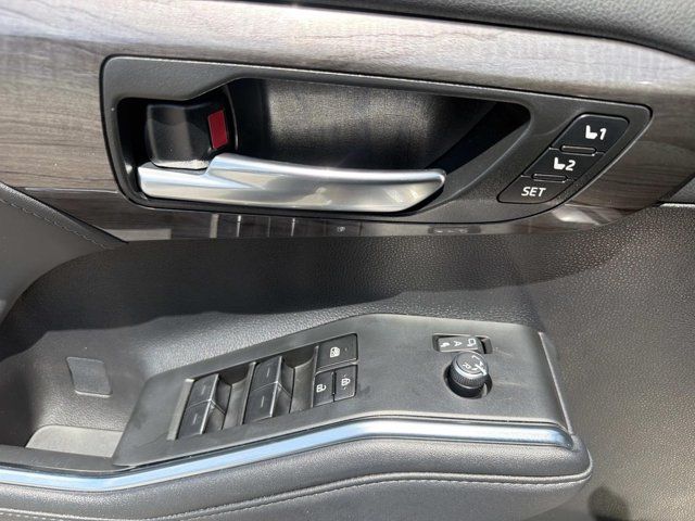 Used 2024 Toyota Highlander SUV