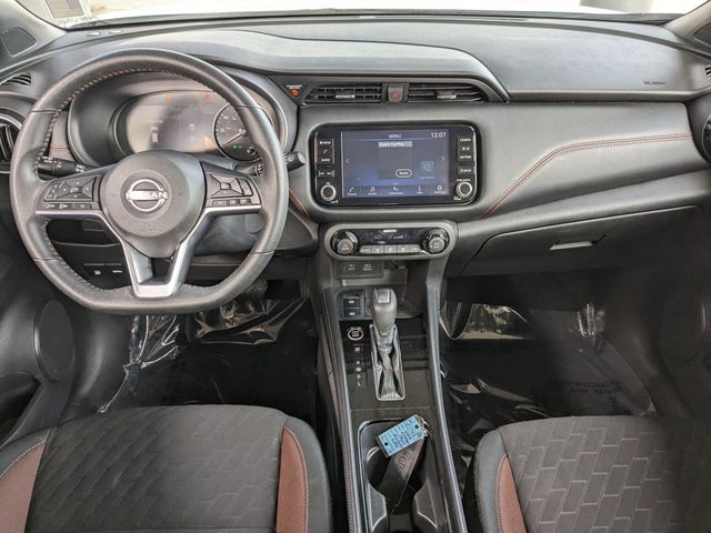 2023 Nissan Kicks SR photo