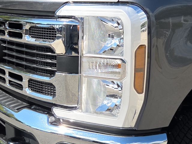 New 2026 Gray Ford XLT image 4