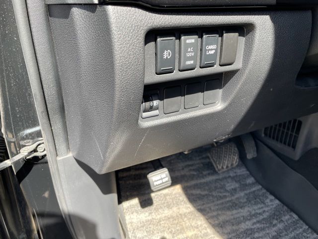 Used 2019 Magnetic Black Metallic Nissan SL image 12