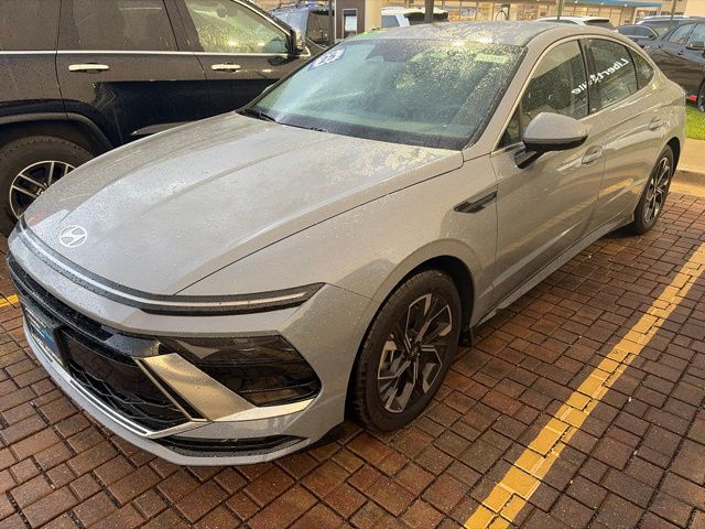 Transmission Blue 2025 Hyundai Sonata Sedan Front-Wheel Drive 8-Speed Automatic