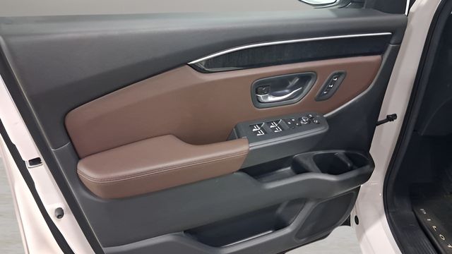 Used 2025 Honda Pilot SUV