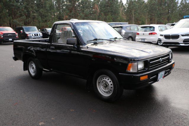 1995 Toyota Tacoma Standard 11