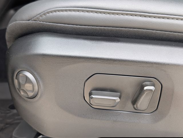 Used 2025 White Jeep Rubicon X image 14