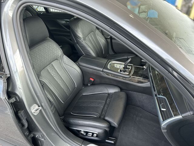 Used 2017 Gray BMW 750i xDrive image 28