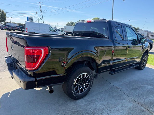 Used 2021 Black Ford XLT image 11