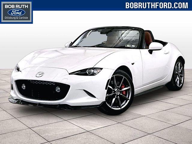 Snowflake White Pearl Mica 2022 Mazda MX-5 Miata Grand Touring RWD Convertible Rear-Wheel Drive 6-Speed Manual