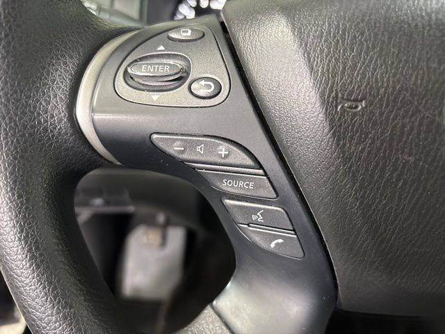 2018 Nissan Pathfinder S photo