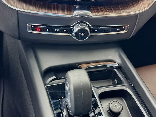 Thumbnail: 2023 Volvo XC60 - 16