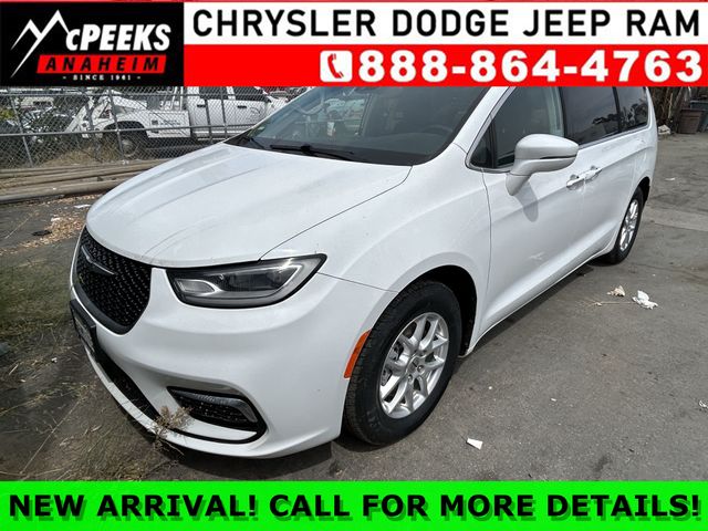 Bright White Clearcoat 2021 Chrysler Pacifica Minivan Front-Wheel Drive 9-Speed Automatic