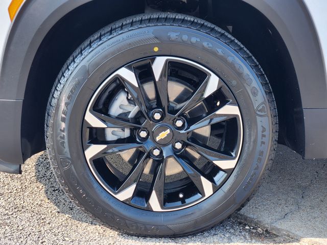 2023 Chevrolet TrailBlazer LT White at AutoSavvy Houston Southwest