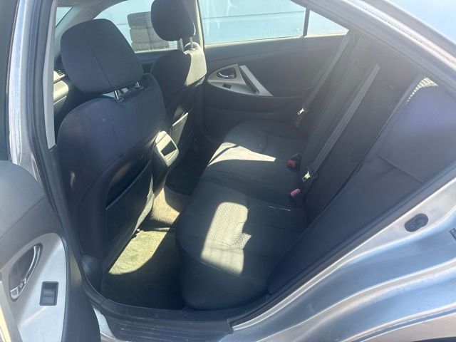 Used 2009 Classic Silver Metallic Toyota SE image 7