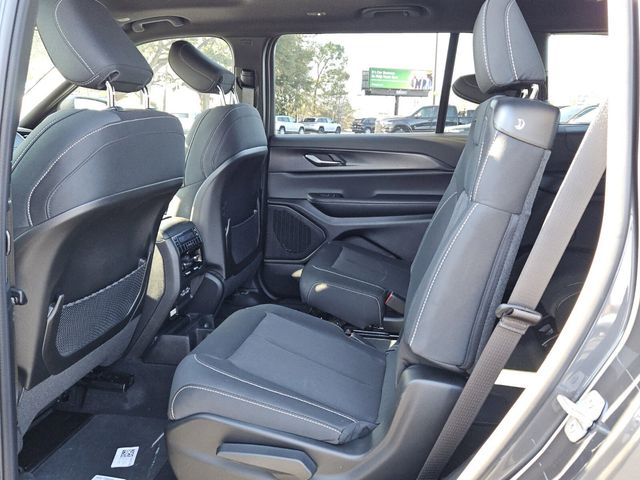 2026 Jeep Grand Cherokee L Altitude 4x2