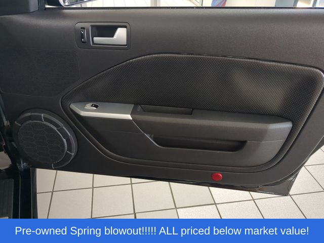 Used 2005 Black Ford GT Premium image 32