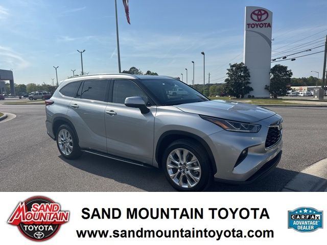 Celestial Silver Metallic 2022 Toyota Highlander Hybrid Limited FWD SUV / Crossover Front-Wheel Drive Continuously Variable Transmission