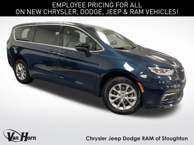 2025 Chrysler Pacifica Select photo