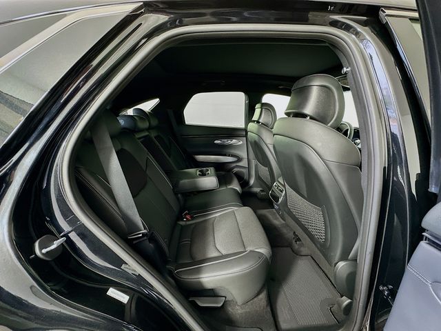 Thumbnail: 2025 Genesis GV70 - 29