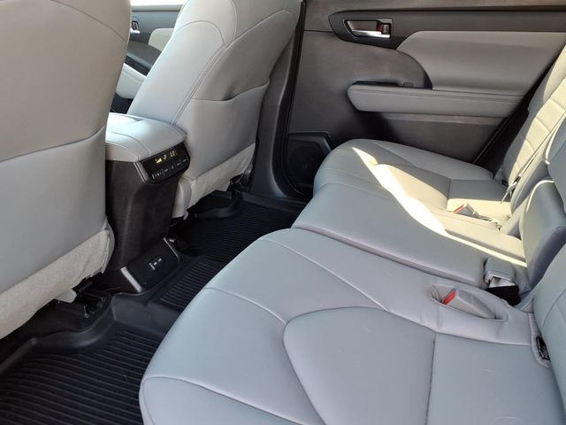 Used 2022 Toyota Highlander SUV