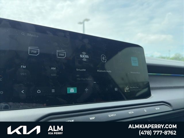 New 2027 Glacial White Pearl Kia X-LINE SX image 8