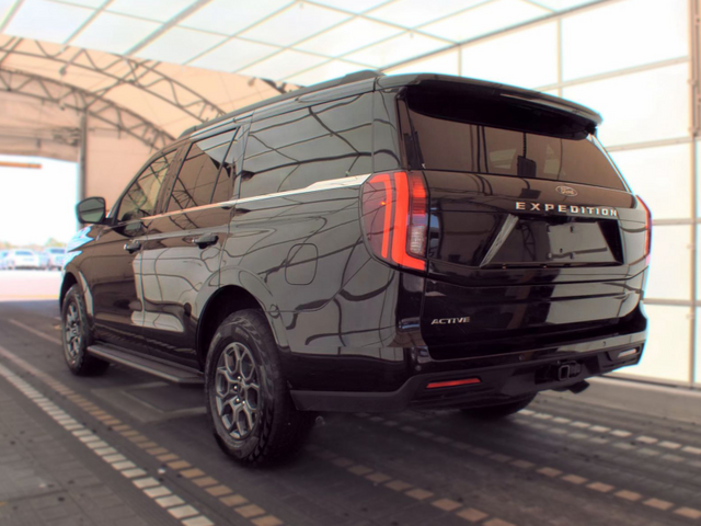 Used 2025 Ford Expedition SUV