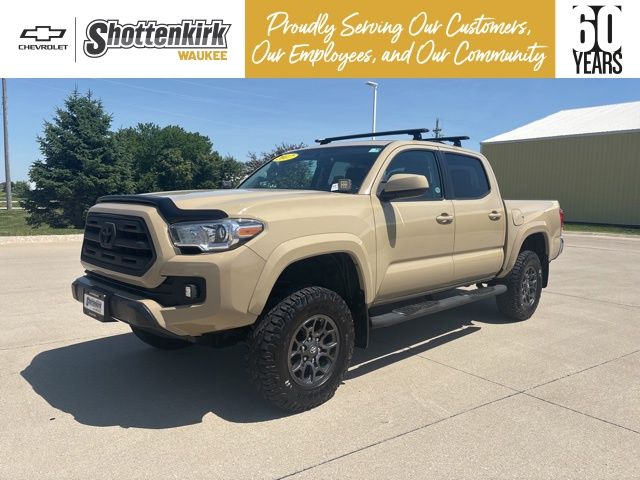 2017 Toyota Tacoma SR5 Double Cab 4x4 V6 Auto Short Bed's photo