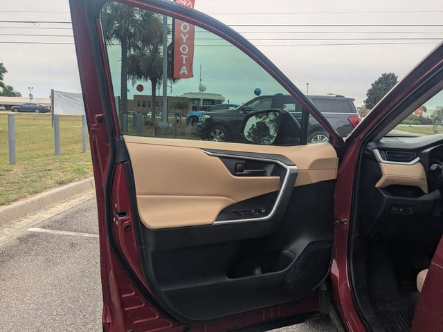 2019 Toyota RAV4 LE - 10