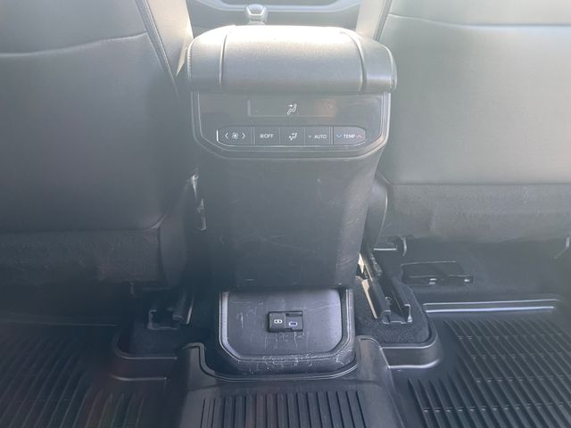 Used 2022 Toyota Highlander Hybrid SUV