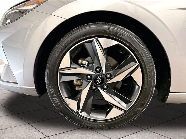 2023 Hyundai Elantra SEL Silver at Bob Ruth Ford