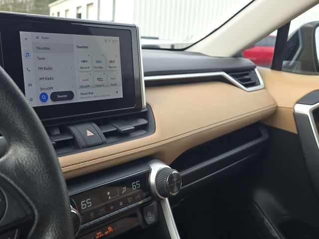 2023 Toyota RAV4 XLE:B02167