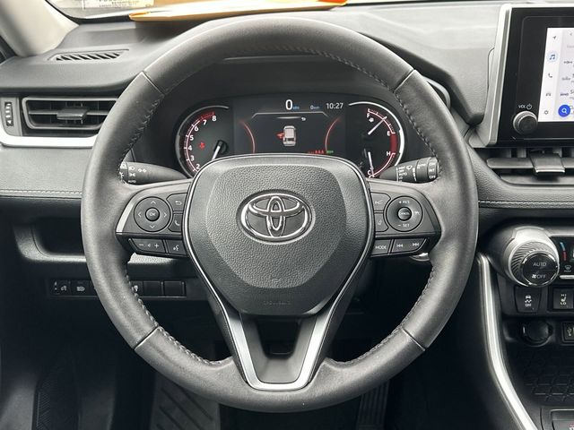 2024 Toyota RAV4 XLE 8