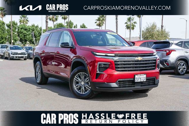 Radiant Red Tintcoat 2025 Chevrolet Traverse LT FWD SUV / Crossover Front-Wheel Drive 8-Speed Automatic