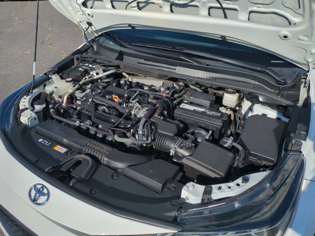 Used 2021 White Toyota SE image 33