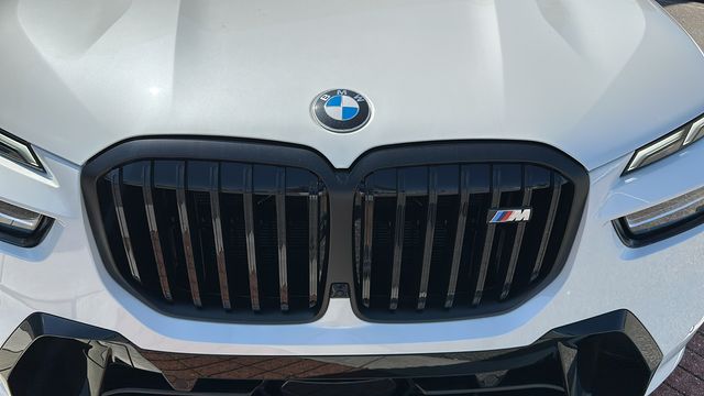 2025 BMW X7 M60i 9