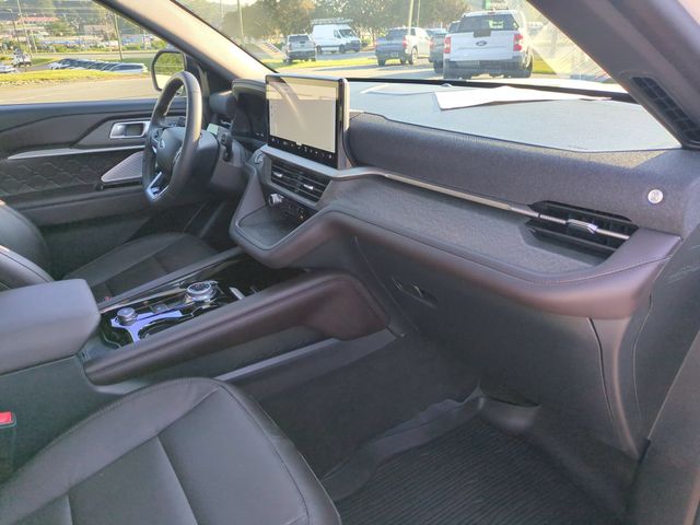 Used 2025 White Ford Platinum image 37