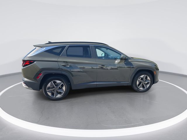 Used 2025 Green Hyundai SEL image 9