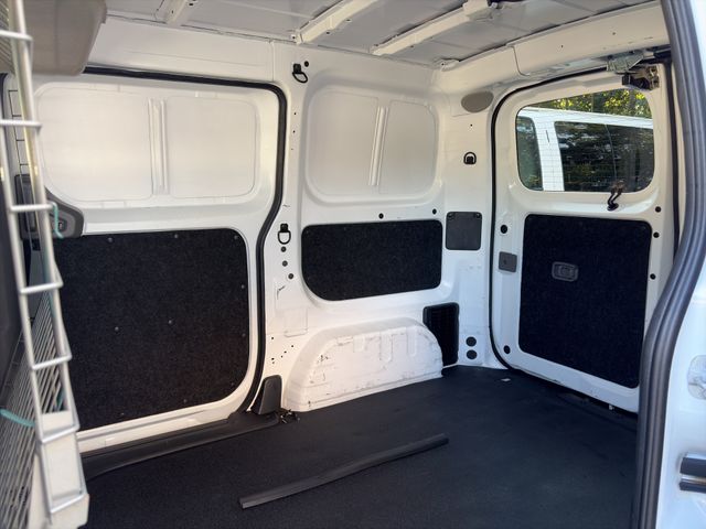 2020 Nissan NV200 Thumbnail