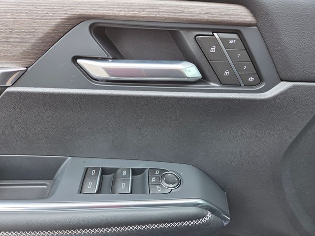 2026 GMC Acadia Denali AWD