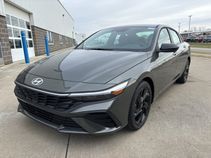 New 2026 Gray Hyundai SE image 2