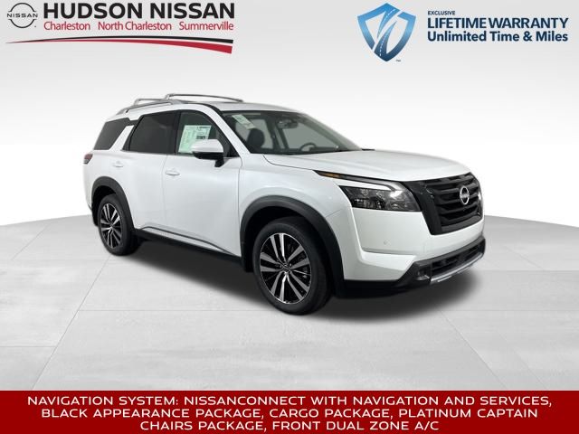 2025 Everest White Pearl Tricoat Nissan Pathfinder Platinum 4X4 SUV
