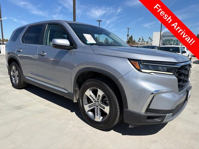 Silver 2023 Honda Pilot SUV / Crossover Front-Wheel Drive Automatic