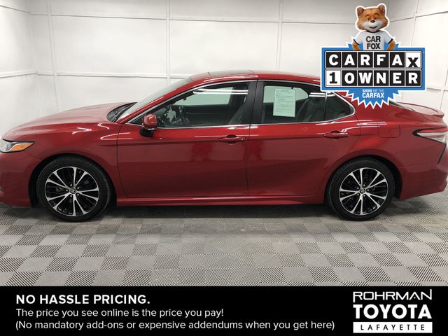 2019 Toyota Camry SE 3