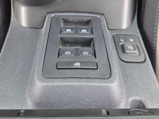 Used 2023 White Ford Wildtrak image 18