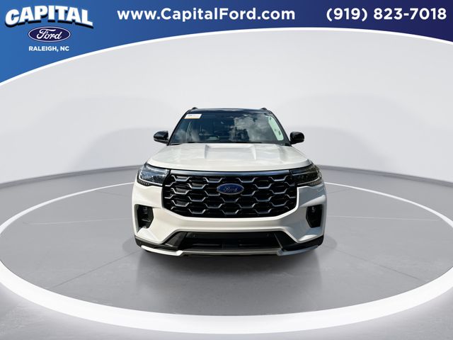 Used 2025 White Ford Platinum image 3