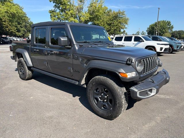 Crystal Metallic 2025 Jeep Gladiator Pickup Truck Four-Wheel Drive 8-Speed Automatic