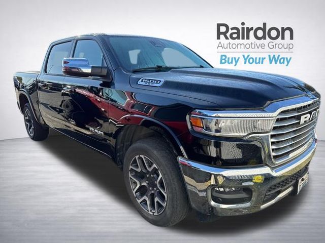 Diamond Black Crystal Pearlcoat 2025 RAM 1500 Laramie Crew Cab 4WD Pickup Truck Four-Wheel Drive 8-Speed Automatic