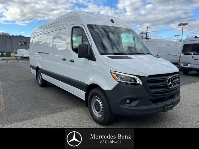 2026 Mercedes-Benz Sprinter 2500 144 WB's photo