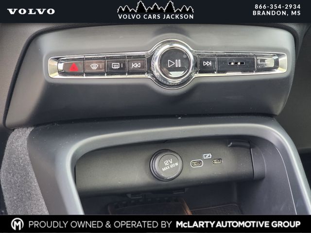 Used 2024 Volvo XC40 SUV