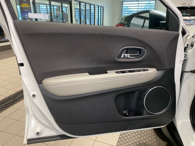 Used 2019  Honda EX image 8