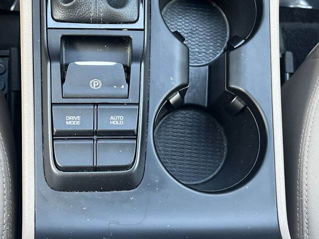 Used 2019 White Hyundai Sport image 23