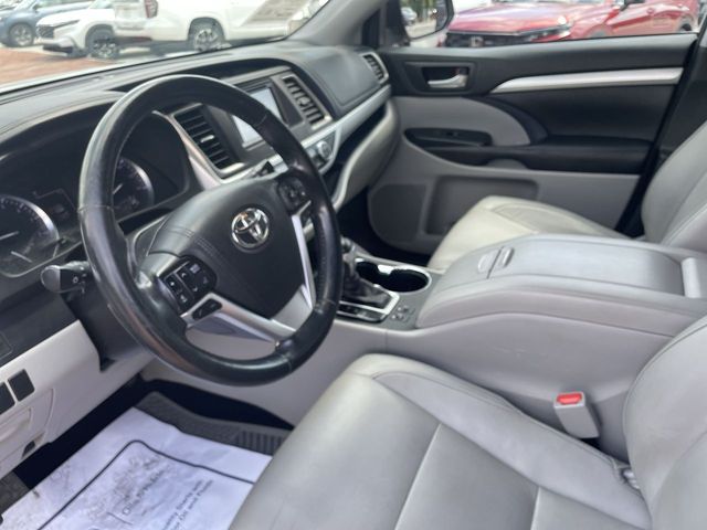 Used 2017 Toyota Highlander SUV